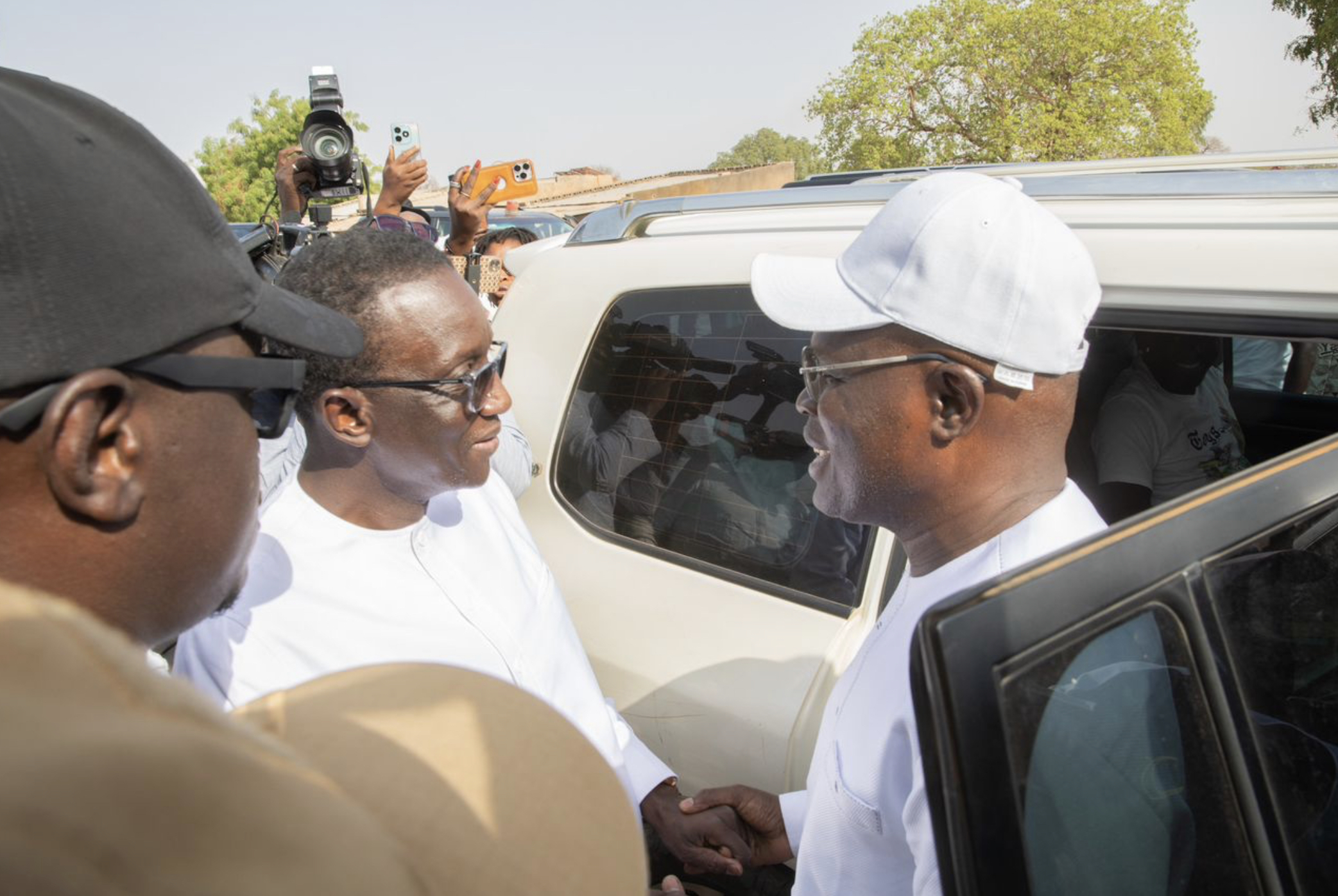 Amadou Ba et Khalifa Sall se tapent l’accolade à l’entrée de Velingara   Un exemple à l’attention des politiques