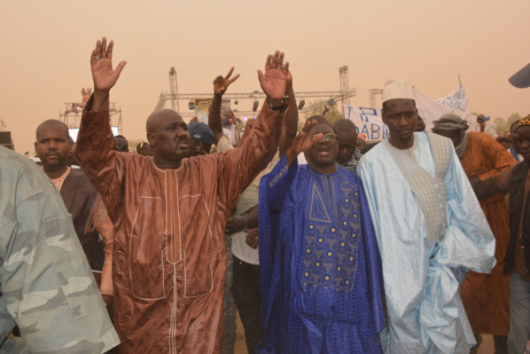 La folie dépensière de Farba Ngom: Le griot de Macky Sall a déboursé 100 millions FCfa pour son meeting d'hier