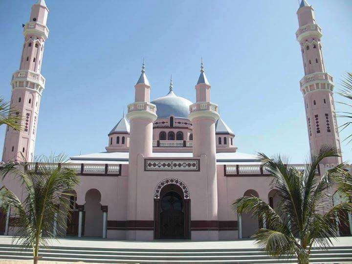 En images, l'innauguration de la mosquée de Serigne Saliou Mbacké de Mbour ce vendredi 1er jour du ramadan.