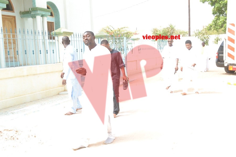 L'homme d'affaires Cheikh Amar un fervent talibé en visite de courtoisie chez Serigne Cheikh le fils de son guide Serigne Saliou à Boustane.