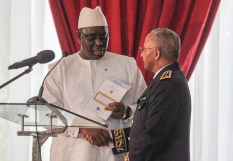 Macky Sall promet un examen "attentif" du rapport de l'IGE