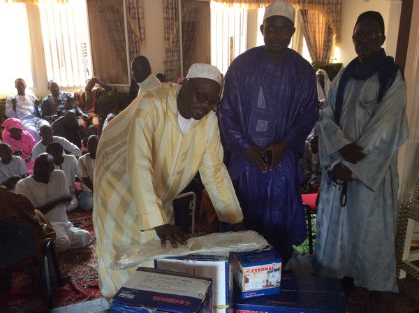 Fatou Tambédou a offert un lot de ventilateurs à la mosquée Serigne Babacar Sy