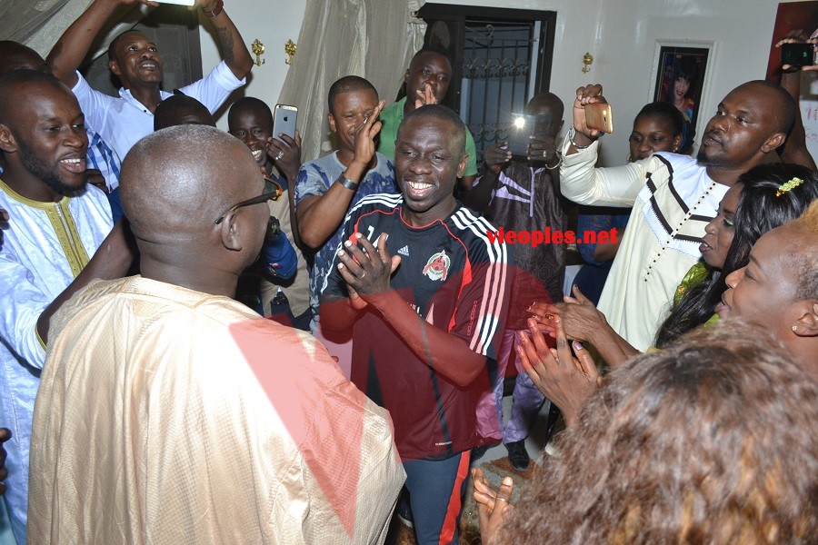 20 Photos Anniversaire: Bébé Basse Diouf offre une surprise à son mari Pape Diouf le jour de son anniversaire