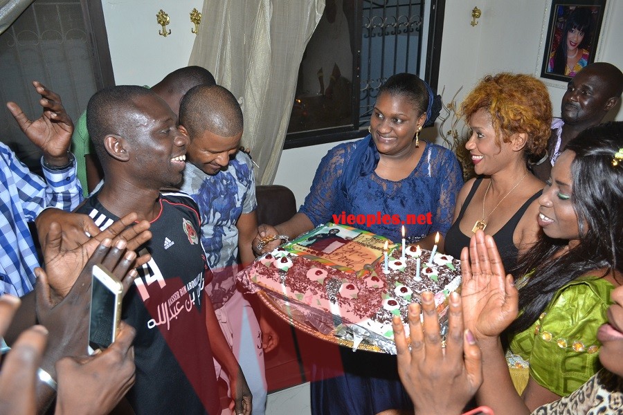 20 Photos Anniversaire: Bébé Basse Diouf offre une surprise à son mari Pape Diouf le jour de son anniversaire