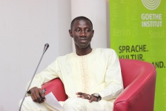 Vidéo - Rawane Diop présente son livre "De l'indépendance à l'émergence"