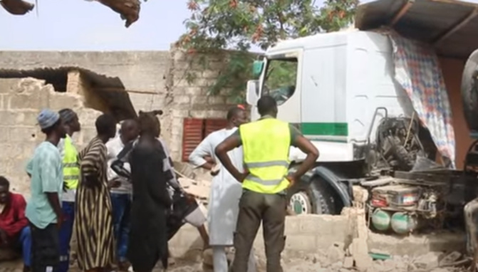 Un camion finit sa course dans une maison et tue une fille