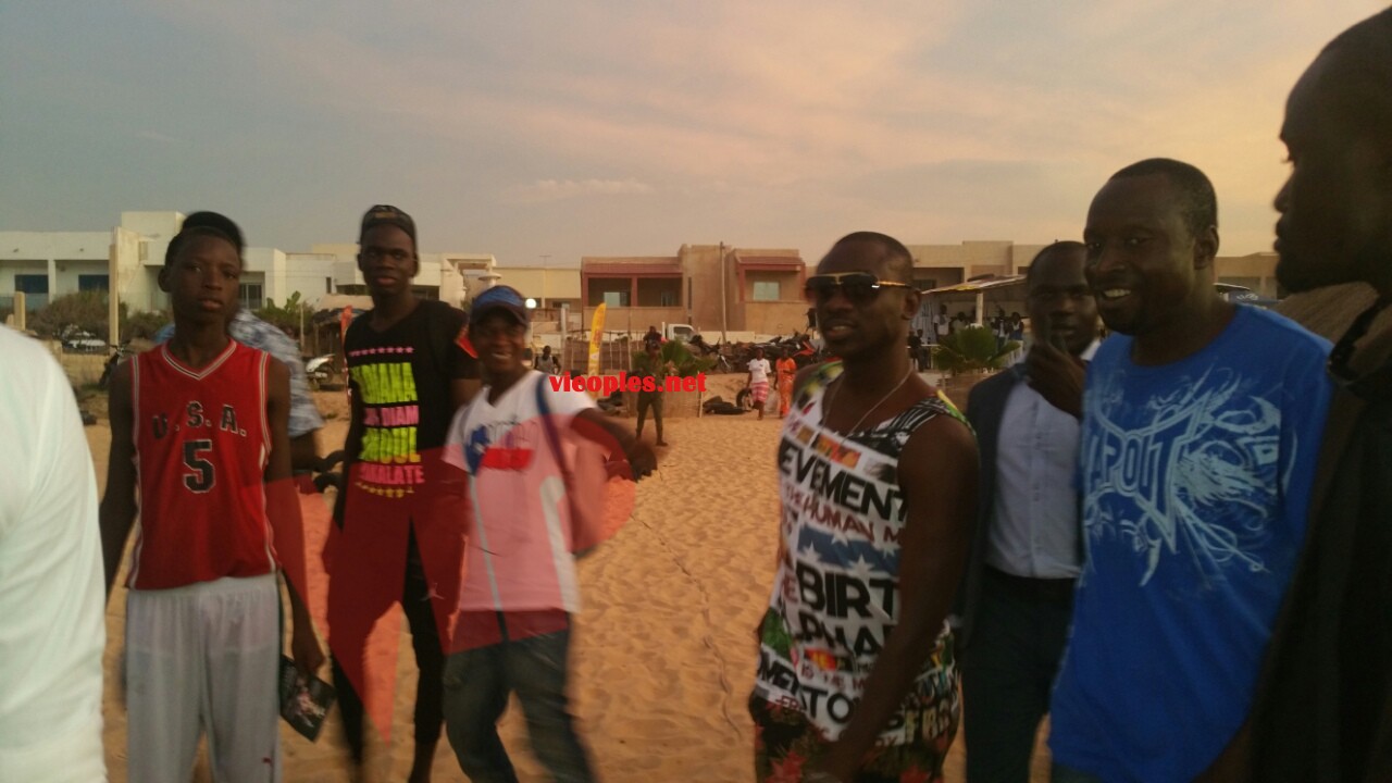 Pape Diouf en mode été à la plage de BECEAO. PHOTOS.