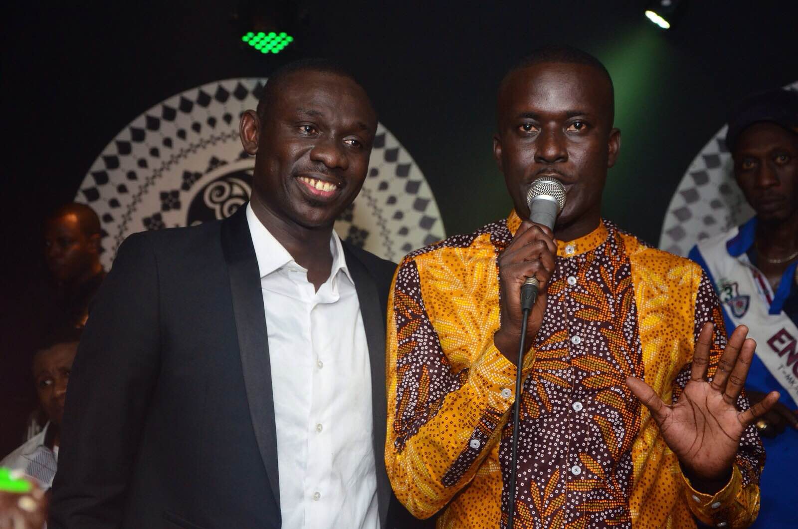 Anniversaire Packo Prod: Pape Diouf et la génération consciente chauffent le Baramundi. Revivez les images.