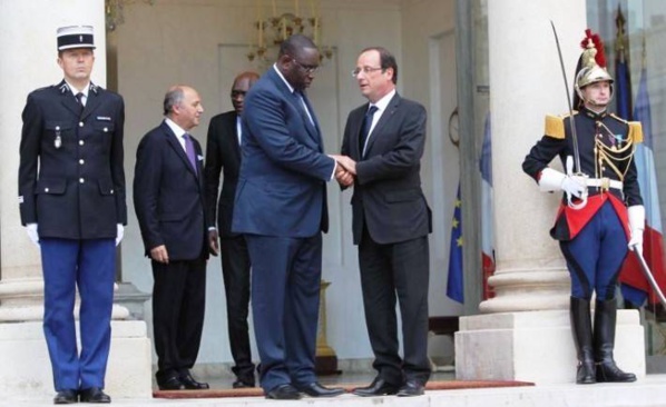 Attaques de Paris : Macky Sall condamne et exprime son soutien à Hollande