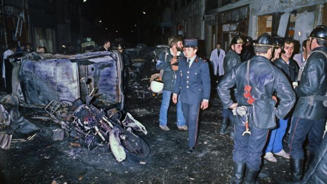 Attentats meurtriers à Paris - Les deux Etats : l’un « islamique » et l’autre dans l’ « urgence »