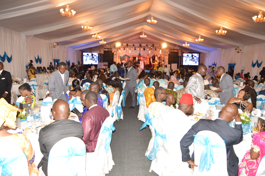 King Fhad Place: Diner de gala de l'association des maitres tailleurs du Sénégal (ADMAST)avec Pape Diouf et la génération consciente.