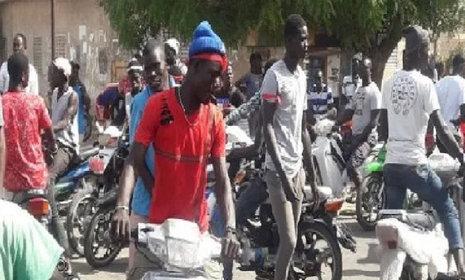 Ziguinchor : Les conducteurs de motos taxis « jakarta », manifestent contre l’immatriculation des deux-roues