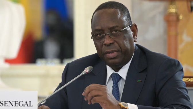 Macky Sall Consultant : Un retrait stratégique ou un abandon de leadership ?