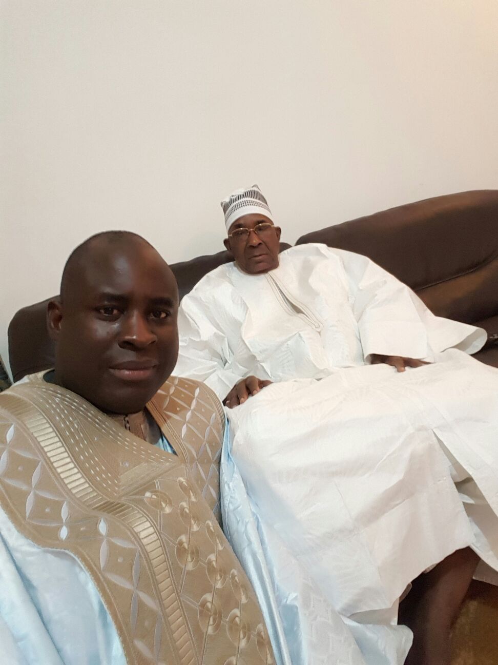 Serigne Djily Fatah Fallilou en compagnie de son père.