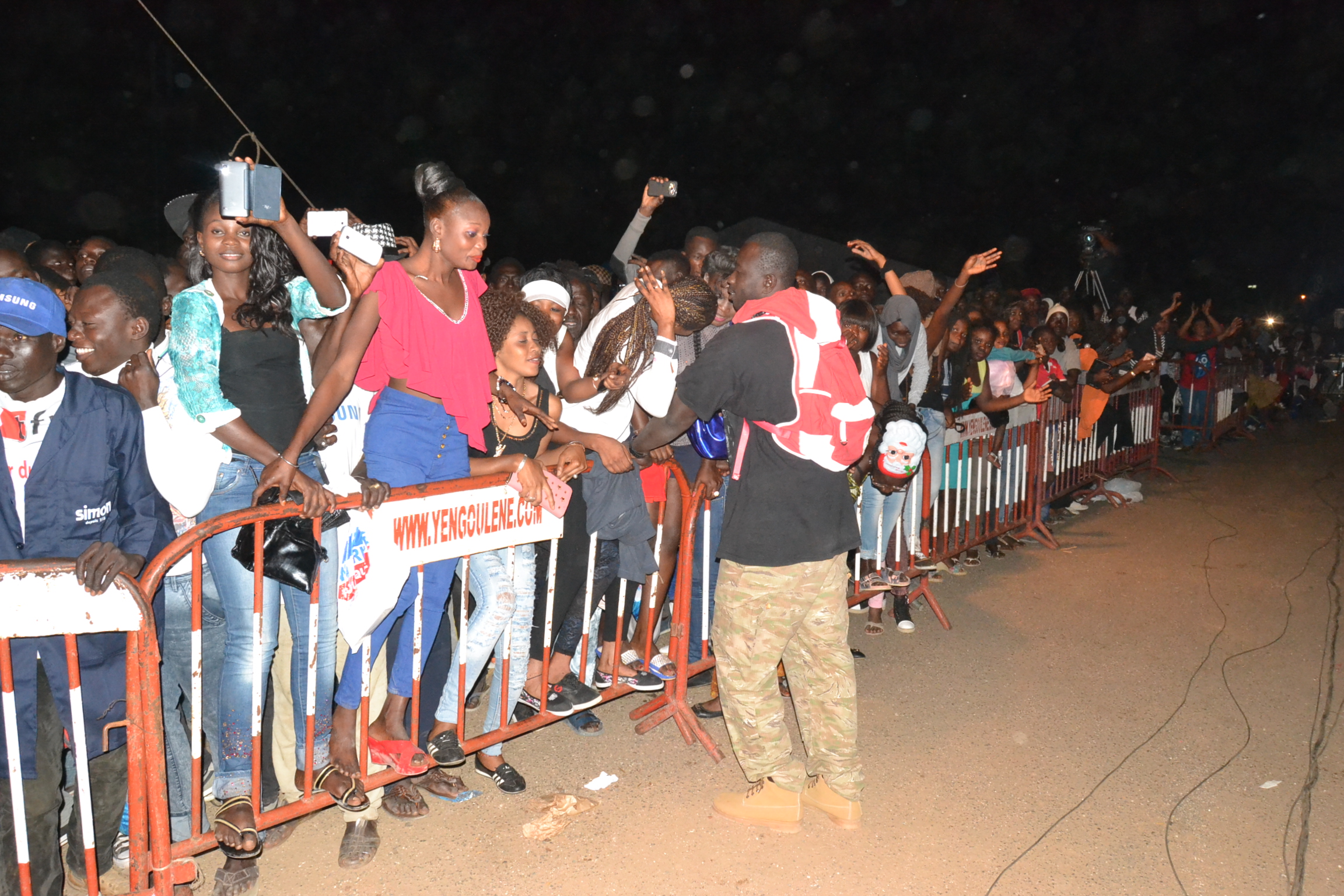 24 FIDAK: Revivez les images du concert explosif de Pape Diouf au Cices .