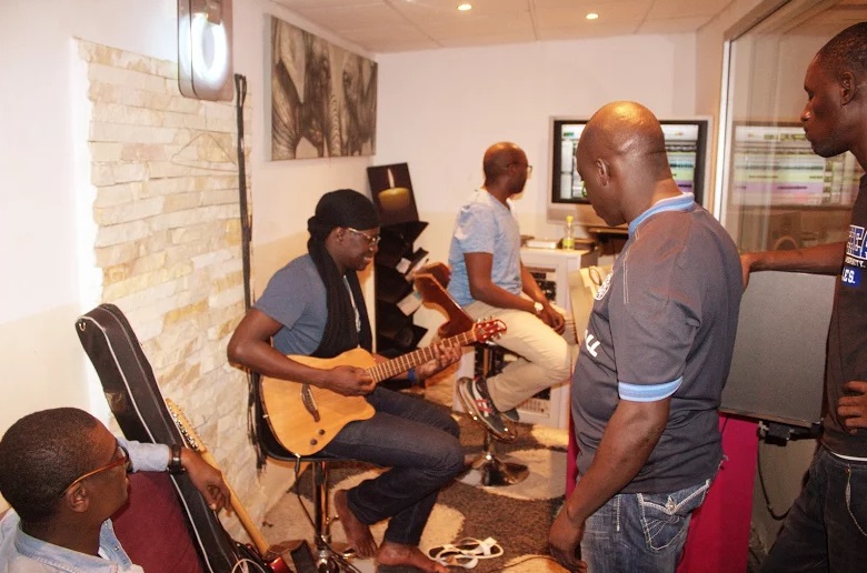 Ablaye Mbaye en studio pour la finalisation de son prochain album