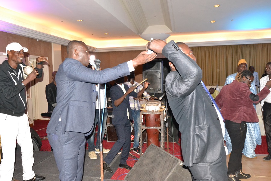 Soirée de gala de l'association des femmes Fatickoises avec le nouveau Pape de la musique Sénégalaise et la génération consciente au King Fhad Place.