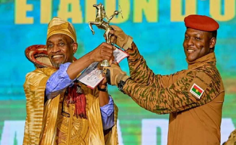 Fespaco 2025 : Dani Kouyaté remporte l’Etalon d’or pour son film ”Katanga – La danse des scorpions”