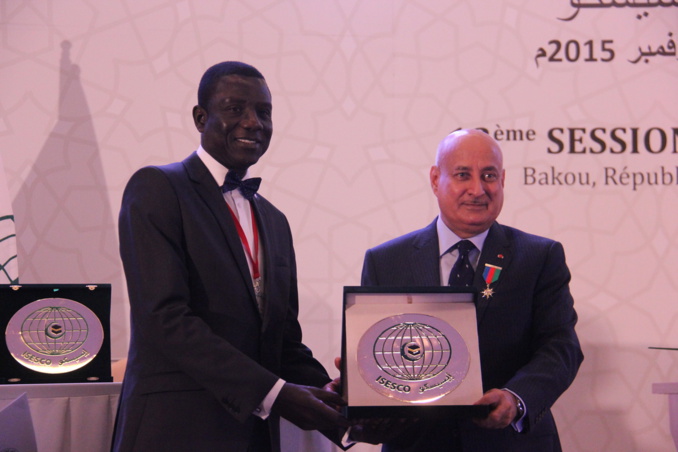 Distinction: l’ISESCO décerne le WISSAM d’or de 1ère Classe à l’Ambassadeur Cheikhou Oumar Seck