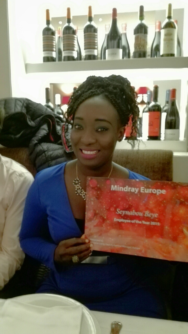 France : La sénégalaise Seynabou Béye désignée employée de l’année 2015 parmi 7000 agents chez Mindray Europe