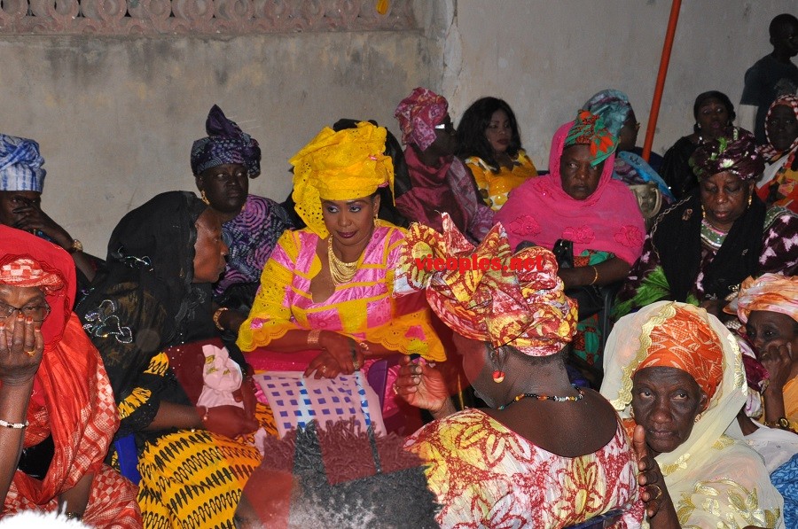 Revivez les images du baptême de Seynabou Ndiaye la présentatrice vedette de Petit Déj sur Walf Tv.