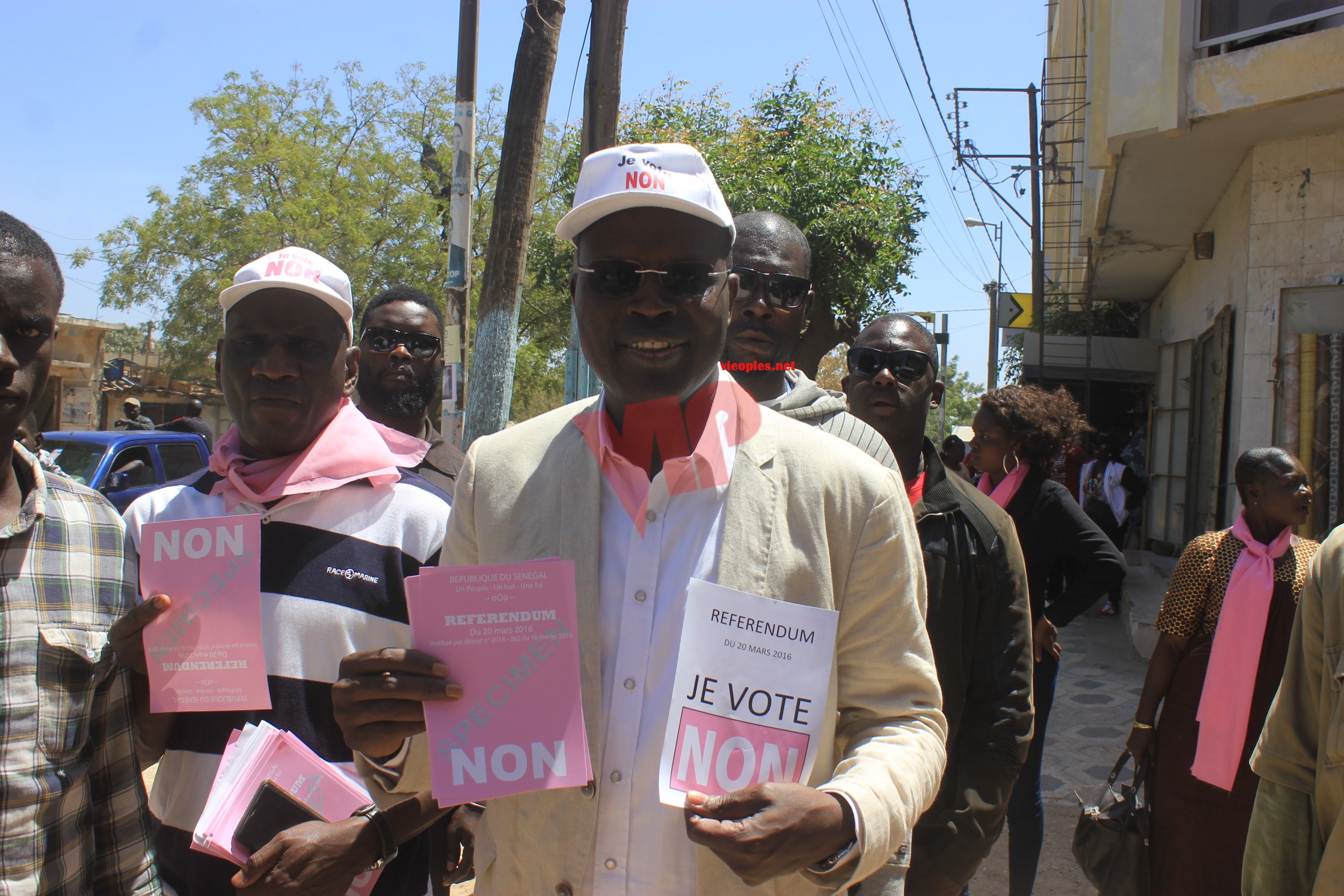 En images: Campagne de sensibilisation du Front NON à Grand Dakar.