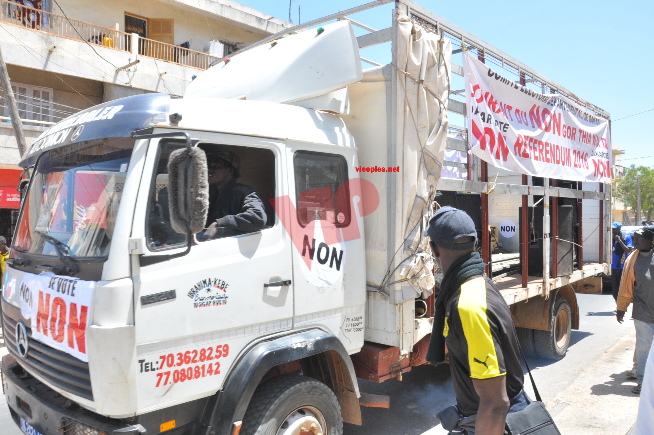 En images: Campagne de sensibilisation du Front NON à Grand Dakar.