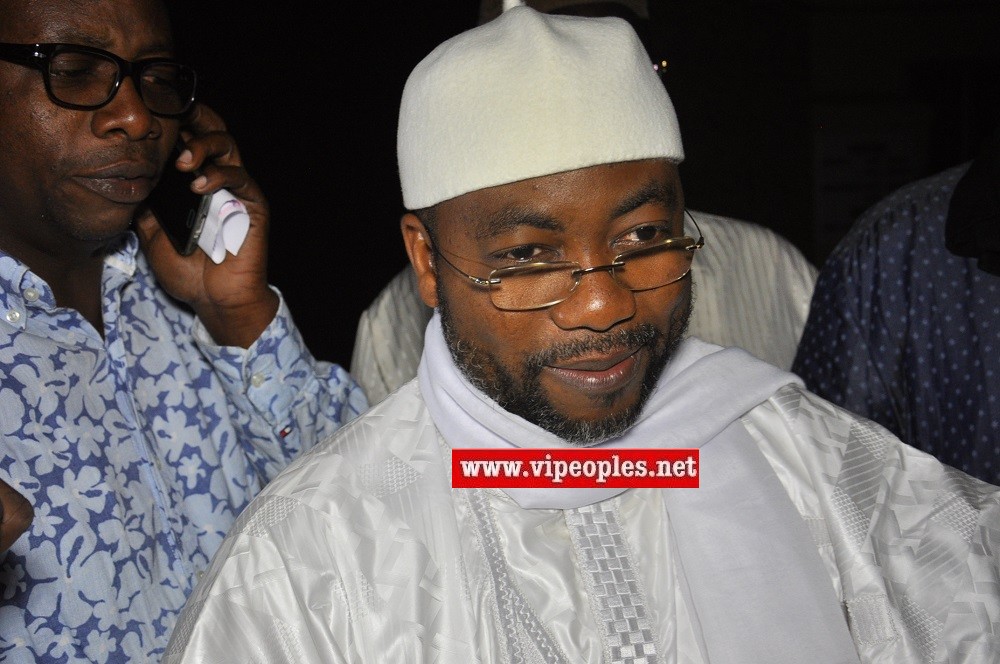 Les premières images +vidéo de Sheikh Alassane Séne à sa sortie de la prison de Cap Manuel.