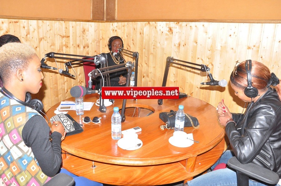 Le groupe Safari: Khadija, Maria et Ndeffa sur les ondes de la FEM FM de la diva Coumba Gawlo.