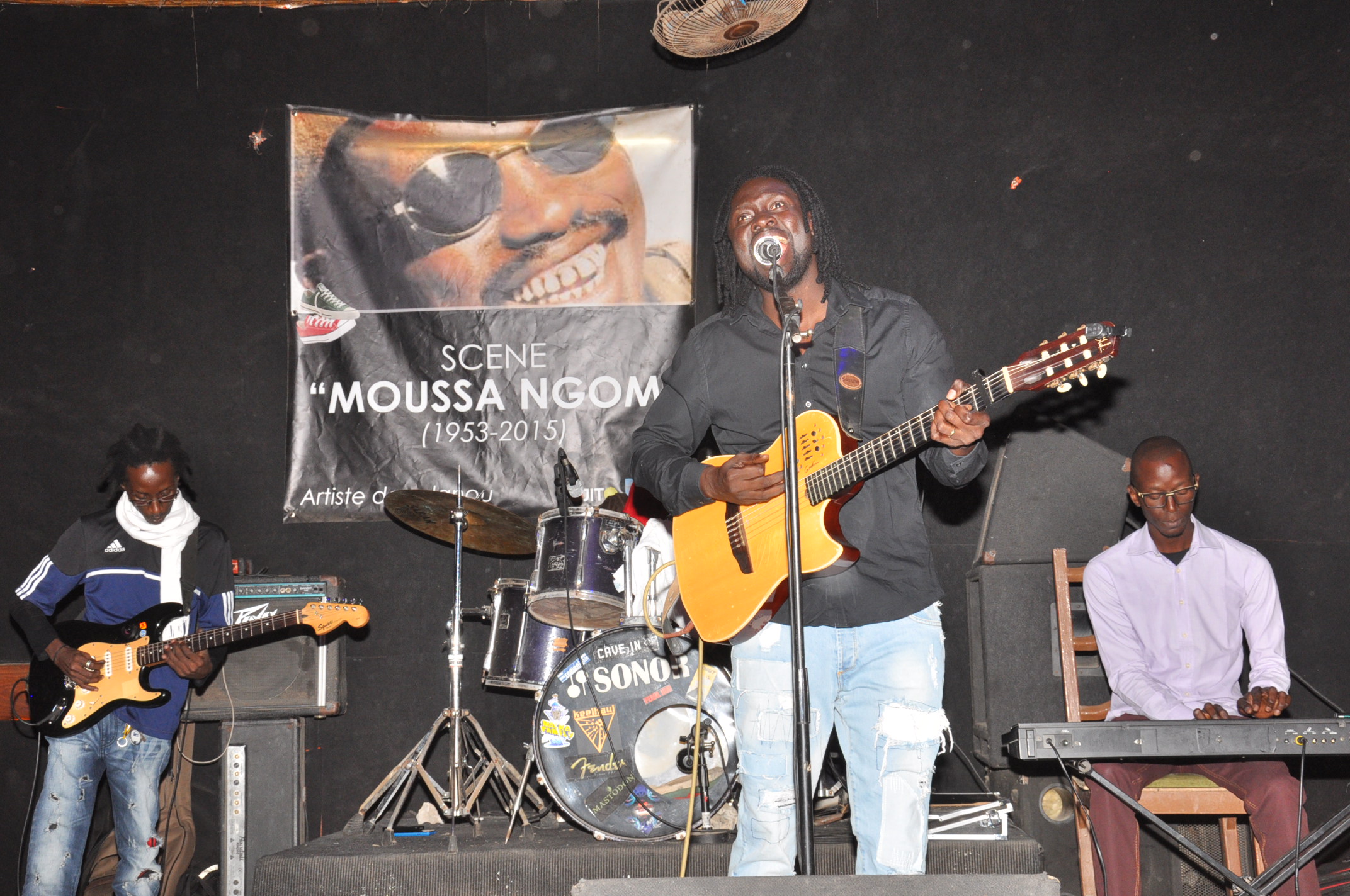 Yoro Ndiaye au just 4u c'est l'ambiance acoustique qui règne.