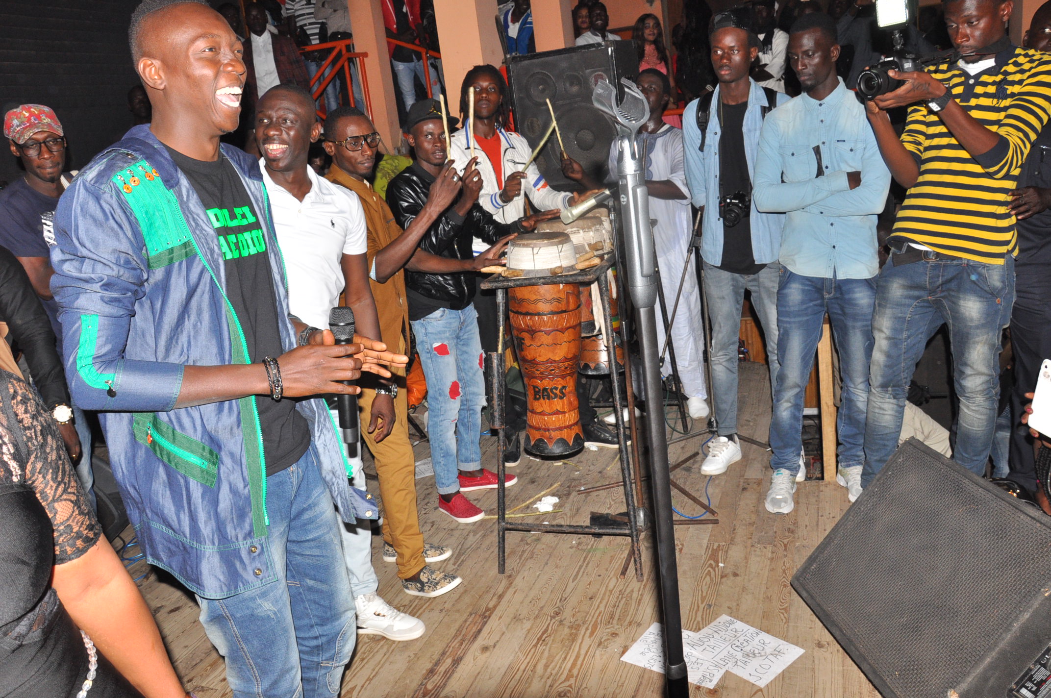 Soirée Fans Club: Pape Diouf pimente et explose la scéne du Ravin.