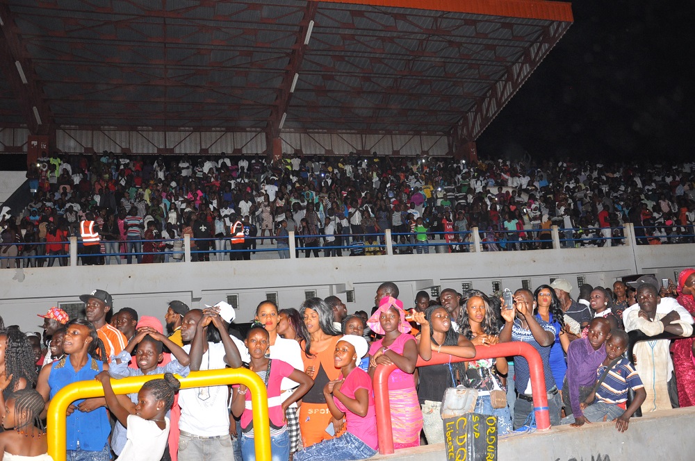 TOURNEE NATIONALE: Pape Diouf dompte la population de Tamba, le stade municipal au rytme de "Maalaw"