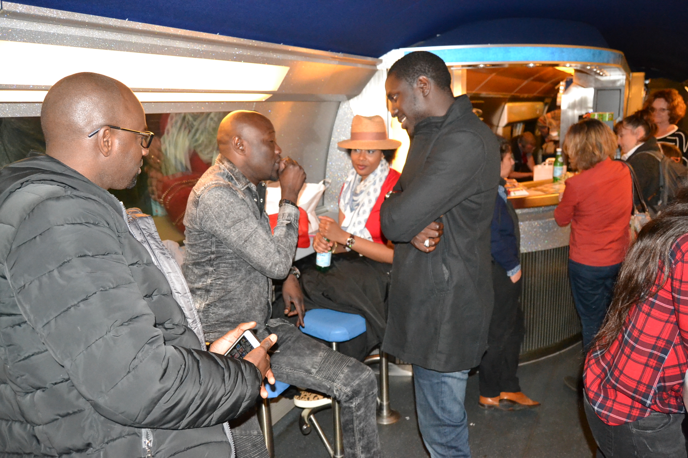 VIDÉO + PHOTOS: Les Marseillais sur la route de Berçy avec Waly Seck le 04 Juin à Paris.