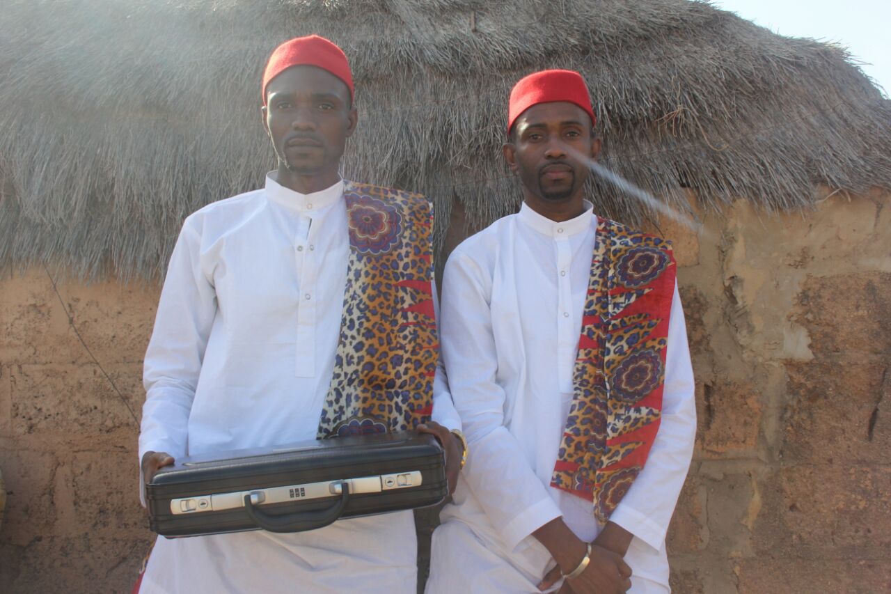 Les deux guignols du clip de Waly Seck "Stay" Pape Souleymane Ba Pico et Abdou Ba font leur bonhomme de chemin.