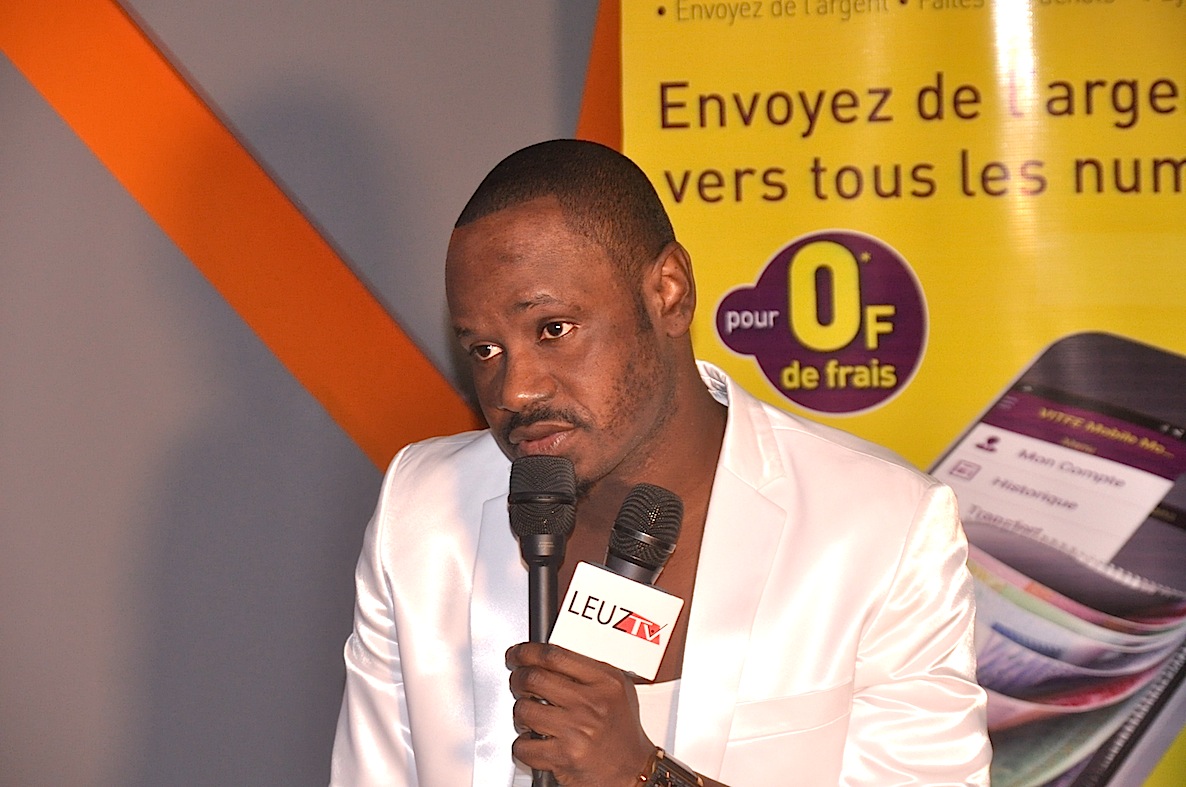 Baba amdy face à la presse pour présenter son nouveau album avant de s'envoler le 27 mai à Paris.