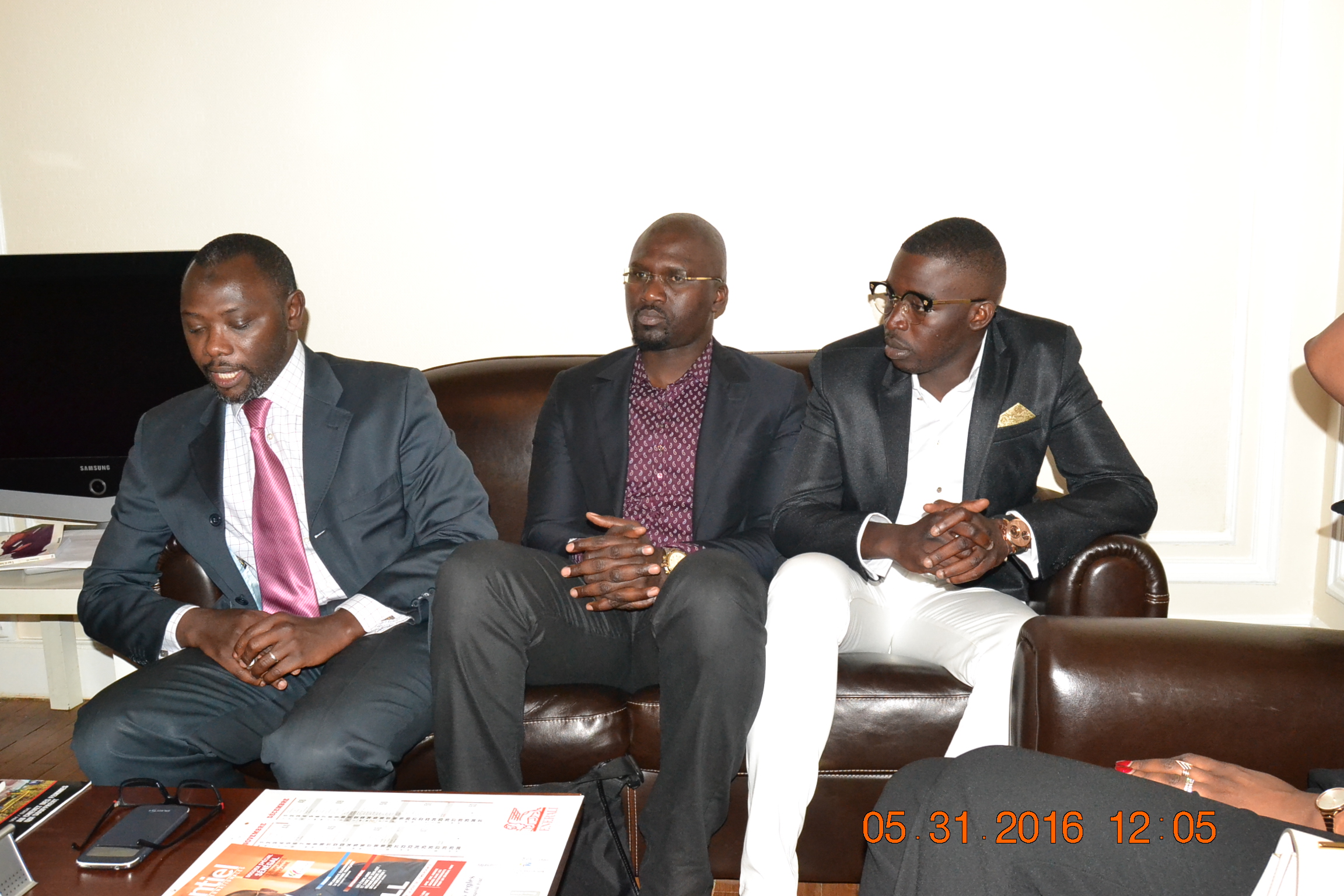 Audience: SEM Bassirou Séne Ambassadeur du Sénégal à Paris reçoit les organisateurs du Bercy de Waly Seck,Sen Art Vision & Vouzenou.