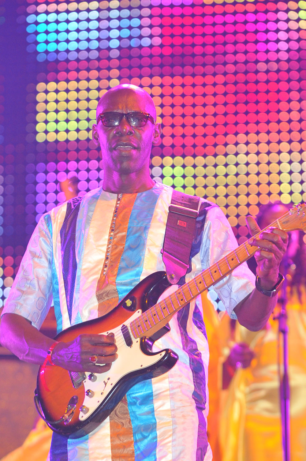 Accor Hotel Arena, Wally Ballago Seck réussit son pari avec Sen Art  Vision et Vouzenou le palais omnisports de Bercy affiche son plein. Regardez