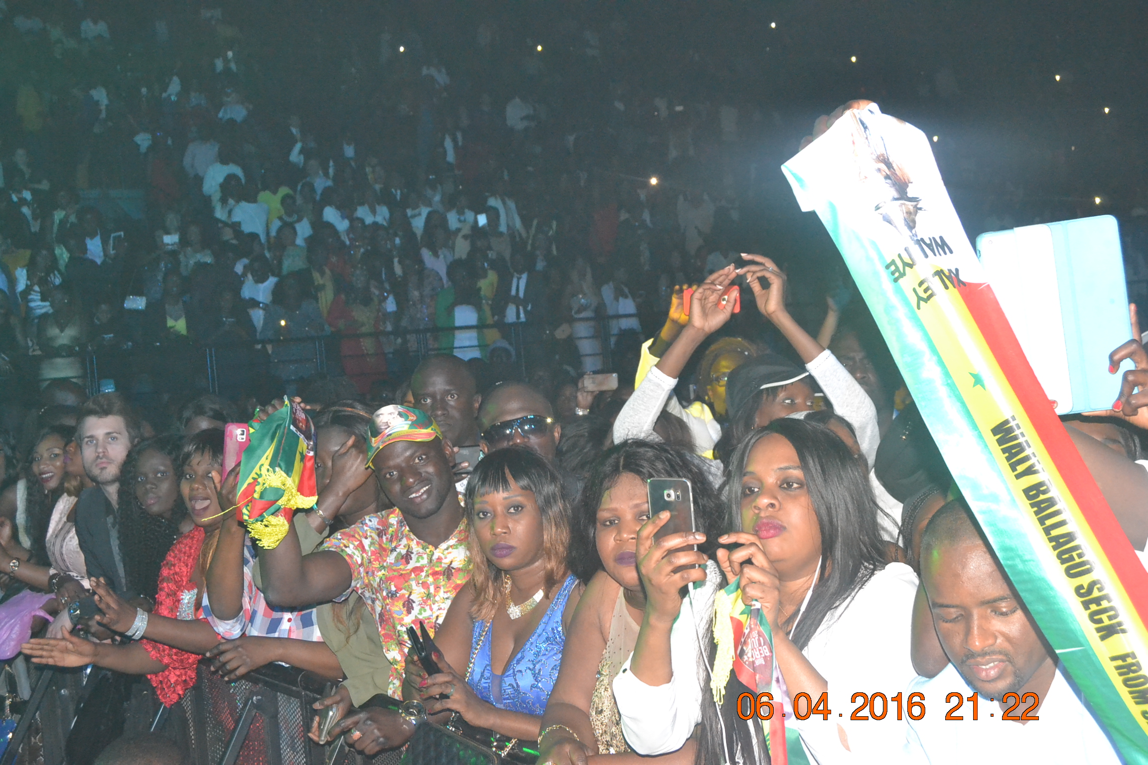 Accor Hotel Arena, Wally Ballago Seck réussit son pari avec Sen Art  Vision et Vouzenou le palais omnisports de Bercy affiche son plein. Regardez