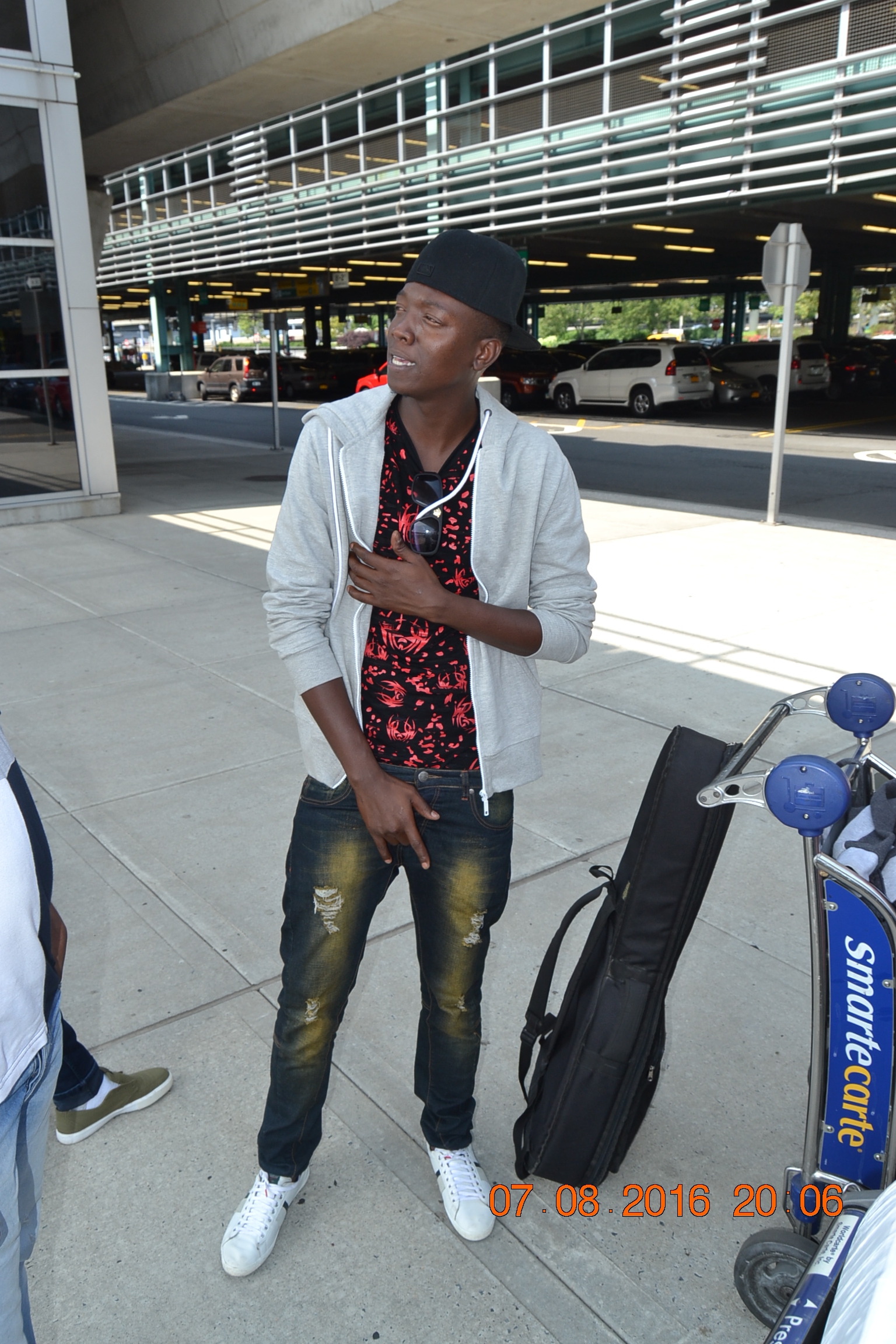 Les images de l'arrivé de Pape Diouf, la génération consciente et Bay Babu à l'aéroport JFK de New York.