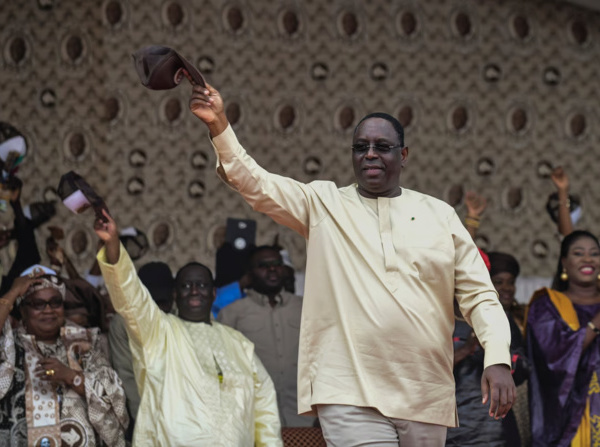 Départ précipité, retour prématuré sur la scène politique : Un lot de questions autour de la stratégie imprécise de Macky Sall