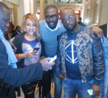 Viviane Chidid en compagnie de son manager Djidiak Diouf et Moustapha Dieng se Sen Art Vision en visite dans les studios de Sony avec Barack Adams du Sexion d'assaut.