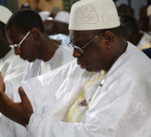 Macky Sall zappe la prière du vendredi à la Grande Mosquée de Touba