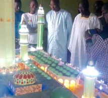 Regardez le cadeau symbolique d’un Talibé Tidiane à Cheikh Sidy Mokhtar Mbacké (photos)