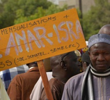 Pour la 1ère fois les Retraités du Sgl ont marché de la place de l'Obélisque à la Rts ce mercredi matin. Ils réclament leur traitement, les pensions