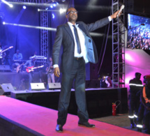 Youssou Ndour met le feu au stade Caroline Faye