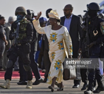 Adama Barrow à Banjul avec une sécurité armée jusqu'aux dents