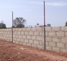 Construction du nouveau lycée de Médina Yoro Foulah: L’Etat engage la démolition des abris provisoires