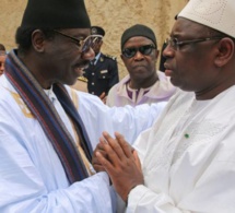 Macky Sall et Serigne Moustapha sy se serrent la main à Tivaouane ! Regardez