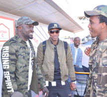 Arrivé de Waly Seck à l'aéroport Orly pour le concert du 22 avril au Dock Pullman