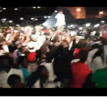 Vidéo: Le phénomène du Rap Galsén, Dip Doundou Guiss a fait le plein hier soir, lors de son show au Stade Iba Mar Diop (extrait) et vous donne RV le 13 mai au Palais Des Congrés de Monteuil à Paris